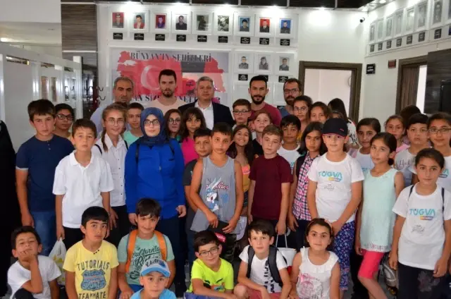 TÜGVA'lı çocuklardan Başkan Altun'a ziyaret TÜGVA'lı çocuklardan Başkan Altun'a ziyaret