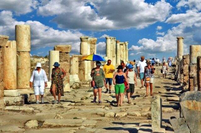 Turizmden ikinci çeyrekte 8 milyar dolar geldi