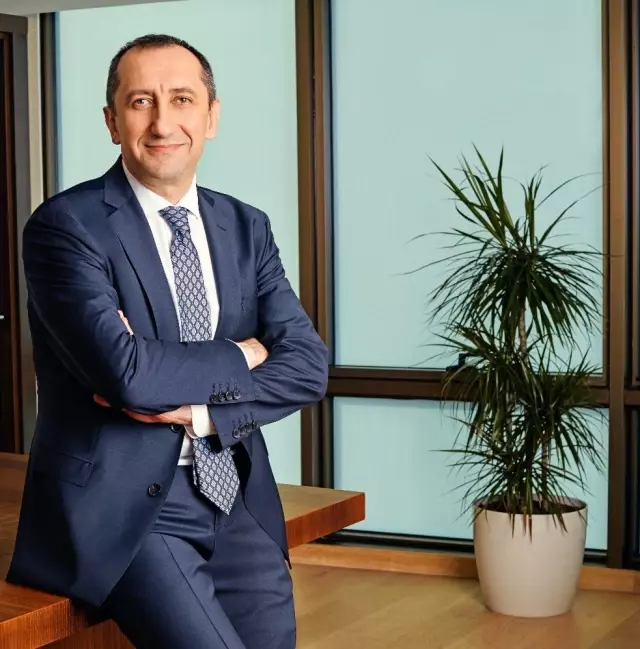 Türk Telekom'da yeni CEO Ümit Önal oldu