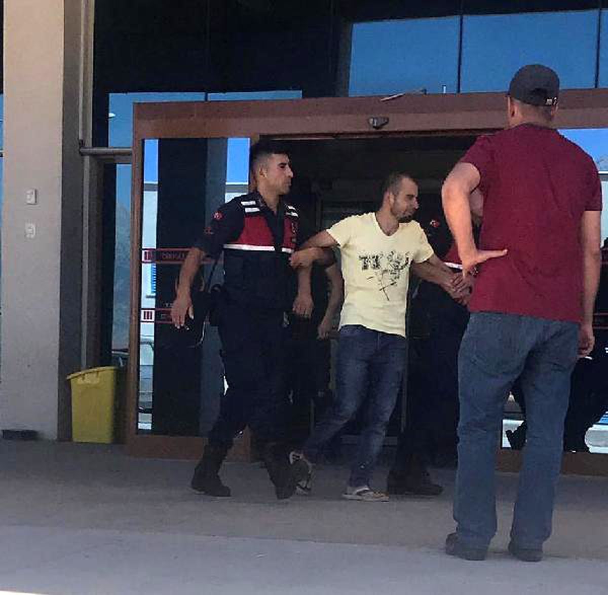 Yılanı vurmak isterken eşini öldürdü, adli kontrolle serbest kaldı