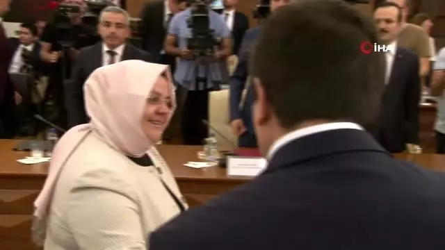 Bakan Selçuk: '800'ü aşan talep olduğunu görüyoruz' Bakan Selçuk: '800'ü aşan talep olduğunu görüyoruz'