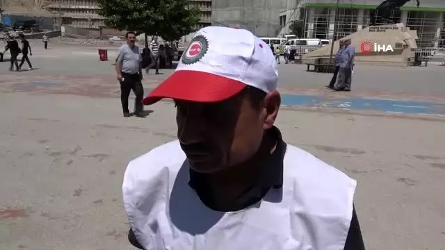 Bolu Belediyesi'nden çıkarılan işçiler eylemlerinin 100'üncü gününde Bolu Belediyesi'nden çıkarılan işçiler eylemlerinin 100'üncü gününde