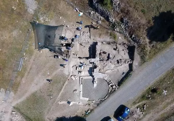 Hadrianapolis Antik Kenti'nde cam atölyesi bulundu Hadrianapolis Antik Kenti'nde cam atölyesi bulundu
