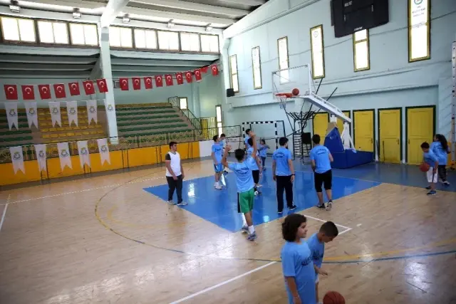 Haliliye'de yaz spor kurslarına start verdi Haliliye'de yaz spor kurslarına start verdi