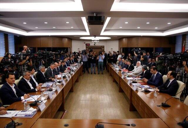 Milyonların gözü bu masada! Zam görüşmeleri öncesi gerginlik