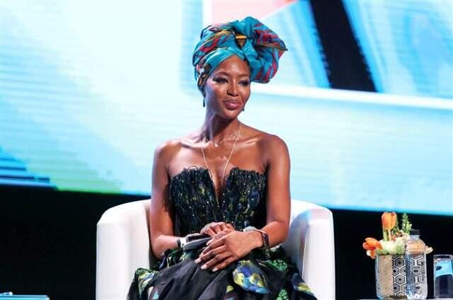 Model Naomi Campbell, kara tenli olduğu amaciyla tek otele alınmadı