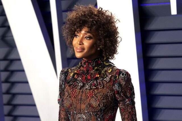 Model Naomi Campbell, kara tenli olduğu amaciyla tek otele alınmadı