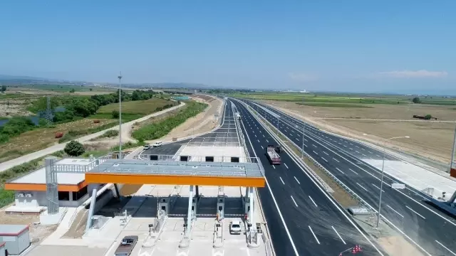 (Özel) Dev projede son 72 saat...Yeni yolu 56 yıllık klasik otosuyla test etti (Özel) Dev projede son 72 saat...Yeni yolu 56 yıllık klasik otosuyla test etti