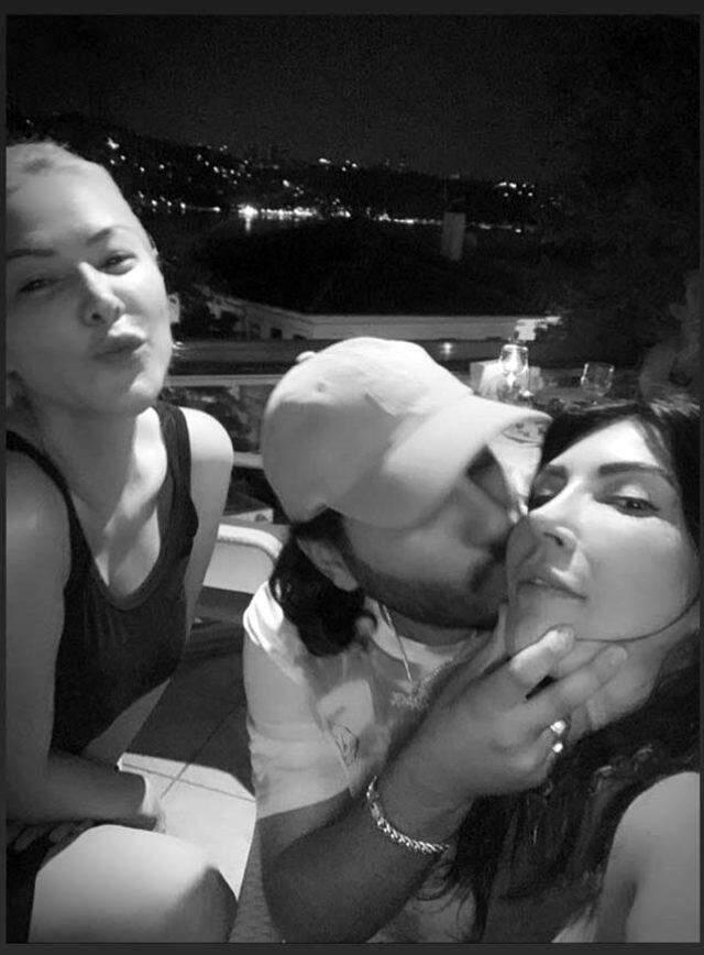 Şarkıcı Hande Yener, toy rapçi ile aşk yaşamaya başladı