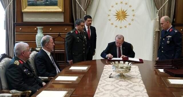 Son dakika! Cumhurbaşkanı Erdoğan'ın onayladığı YAŞ kararları açıklandı