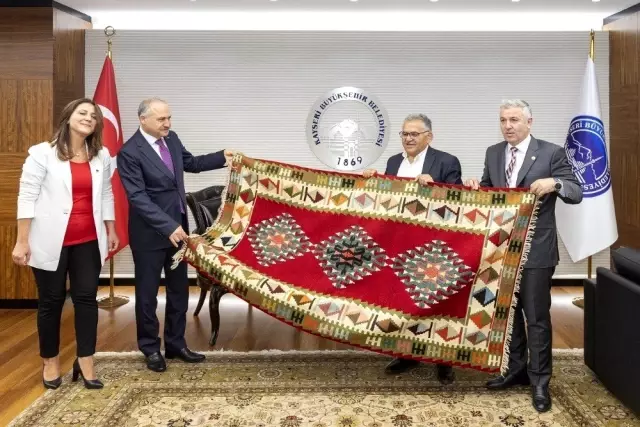 TBMM Başkan Vekili Levent Gök, Başkan Büyükkılıç'ı ziyaret etti TBMM Başkan Vekili Levent Gök, Başkan Büyükkılıç'ı ziyaret etti