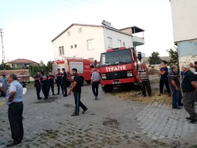 Tomarza'daki balya yangını 8 saat sonra söndürüldü Tomarza'daki balya yangını 8 saat sonra söndürüldü