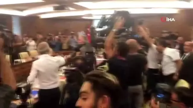 Toplu sözleşme görüşmeleri öncesi gerginlik Toplu sözleşme görüşmeleri öncesi gerginlik