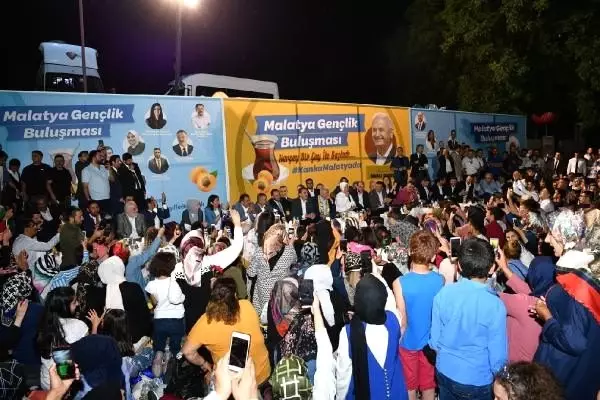 Binali Yıldırım: Bugün üzerimize geliniyorsa beyhude değil (3)