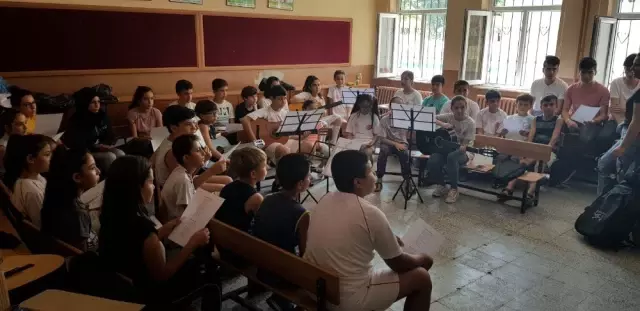 'Değerli zamanlar' projesine Bakan Kasapoğlu'ndan malzeme desteği 'Değerli zamanlar' projesine Bakan Kasapoğlu'ndan malzeme desteği