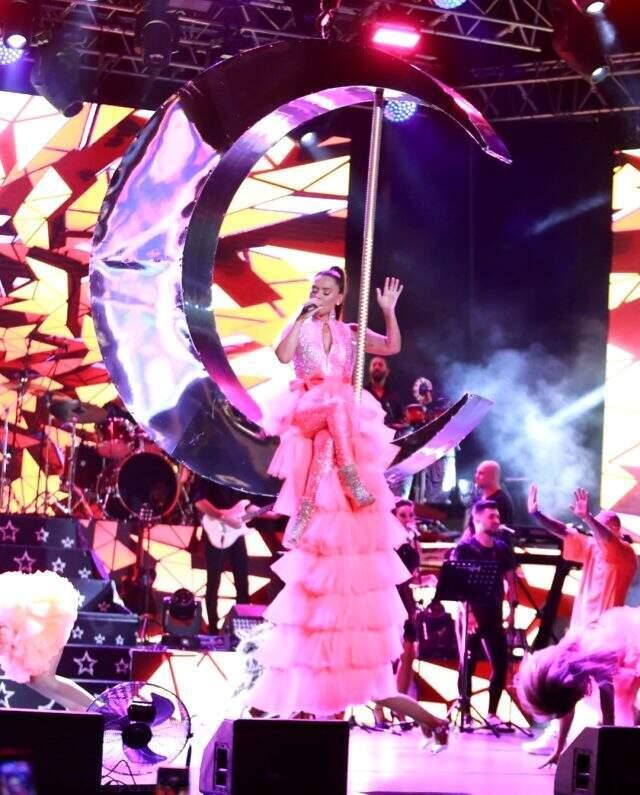 Demet Akalın, Harbiye konserinin gelirini Mehmetçik Vakfı'na bağışladı