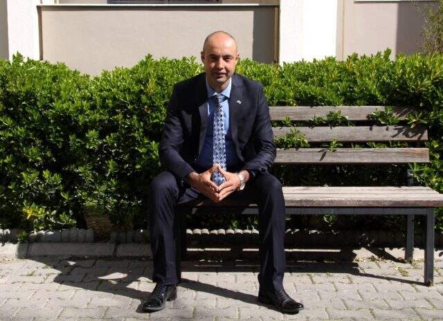 DSP Kemalpaşa Belediye Başkan Adayı Memiş siyaseti bırakıp çobanlık yapıyor