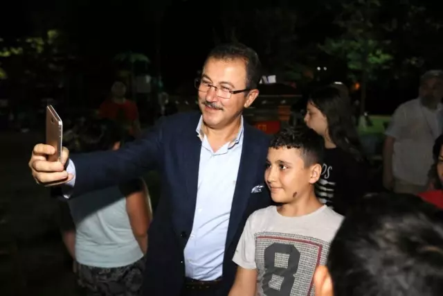 Eyüpsultan'da açık hava sinema geceleri başladı Eyüpsultan'da açık hava sinema geceleri başladı