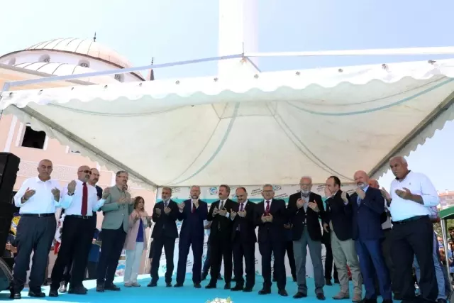 Günaydın Sultan Camisi ibadete açıldı, 87 mülk sahibine anahtarları verildi Günaydın Sultan Camisi ibadete açıldı, 87 mülk sahibine anahtarları verildi
