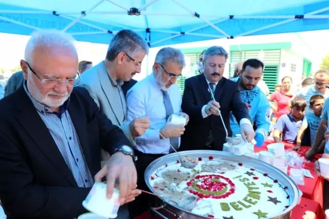 Günaydın Sultan Camisi ibadete açıldı, 87 mülk sahibine anahtarları verildi Günaydın Sultan Camisi ibadete açıldı, 87 mülk sahibine anahtarları verildi