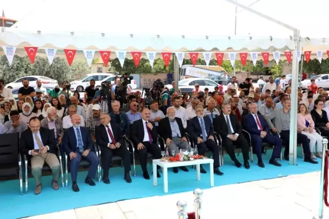 Günaydın Sultan Camisi ibadete açıldı, 87 mülk sahibine anahtarları verildi Günaydın Sultan Camisi ibadete açıldı, 87 mülk sahibine anahtarları verildi