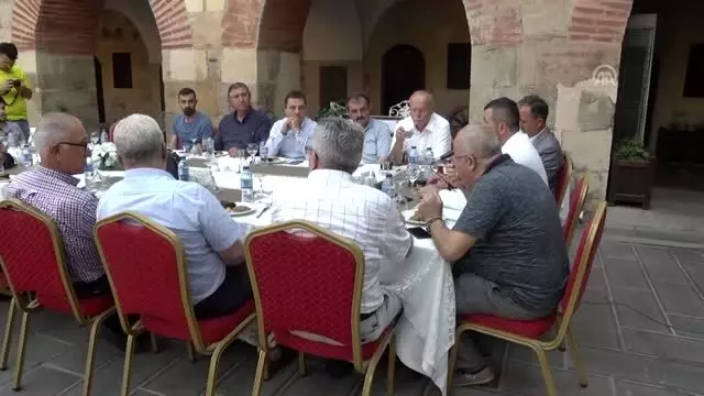 'İstiklal Yolu'nun kahramanları bu toprakların kadınlarıdır' 'İstiklal Yolu'nun kahramanları bu toprakların kadınlarıdır'