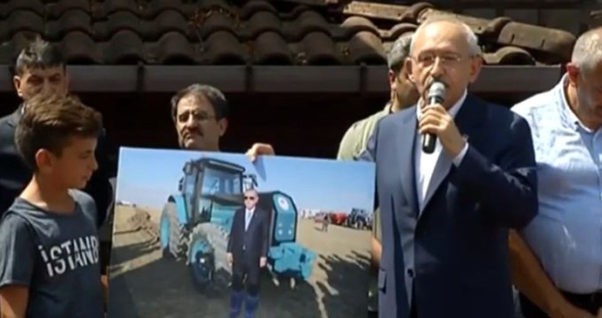 Kılıçdaroğlu, 'Kibrin karesi' deyip Erdoğan'ın galoş giydiği fotoğrafı gösterdi