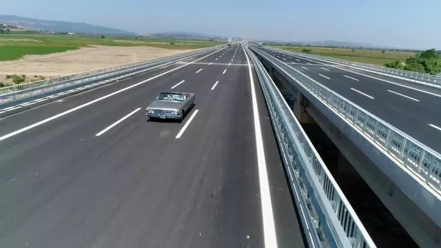 (Özel) Dev projeyi 56 yıllık klasik otosuyla test etti (Özel) Dev projeyi 56 yıllık klasik otosuyla test etti