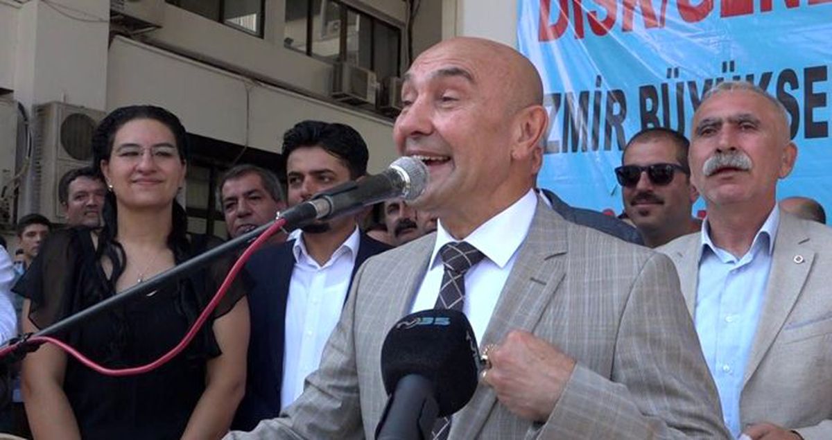 Tunç Soyer, toplu sözleşmeyi işçilerle birlikte zıplayarak kutladı