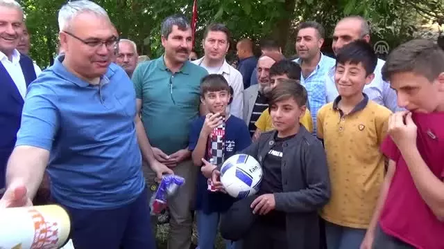 Vali Gündüzöz'den köy ziyaretleri Vali Gündüzöz'den köy ziyaretleri