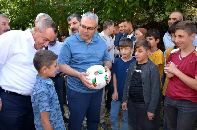 Vali Gündüzöz'den köy ziyaretleri Vali Gündüzöz'den köy ziyaretleri