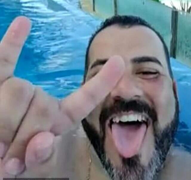 Vicdansız baba! hasta kisi çocuğu amaciyla tek araya toplanan tek milyon TL'yi kadınlarla yedi