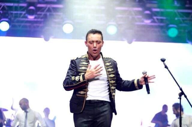 Yıllar sonra eski sevgilisi Tuba Ünsal'la karşılaşan Mustafa Sandal, övgü yağdırdı