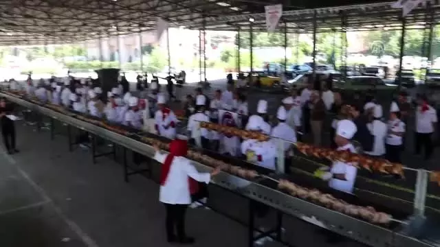 111 metrelik mangalda tavuk çevirme rekoru denemesi 111 metrelik mangalda tavuk çevirme rekoru denemesi