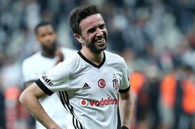 Beşiktaş'ta Burak Yılmaz 1 ay yok!