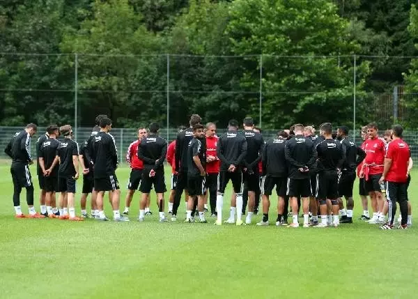 Beşiktaş'ta sakatlar düşündürüyor Beşiktaş'ta sakatlar düşündürüyor