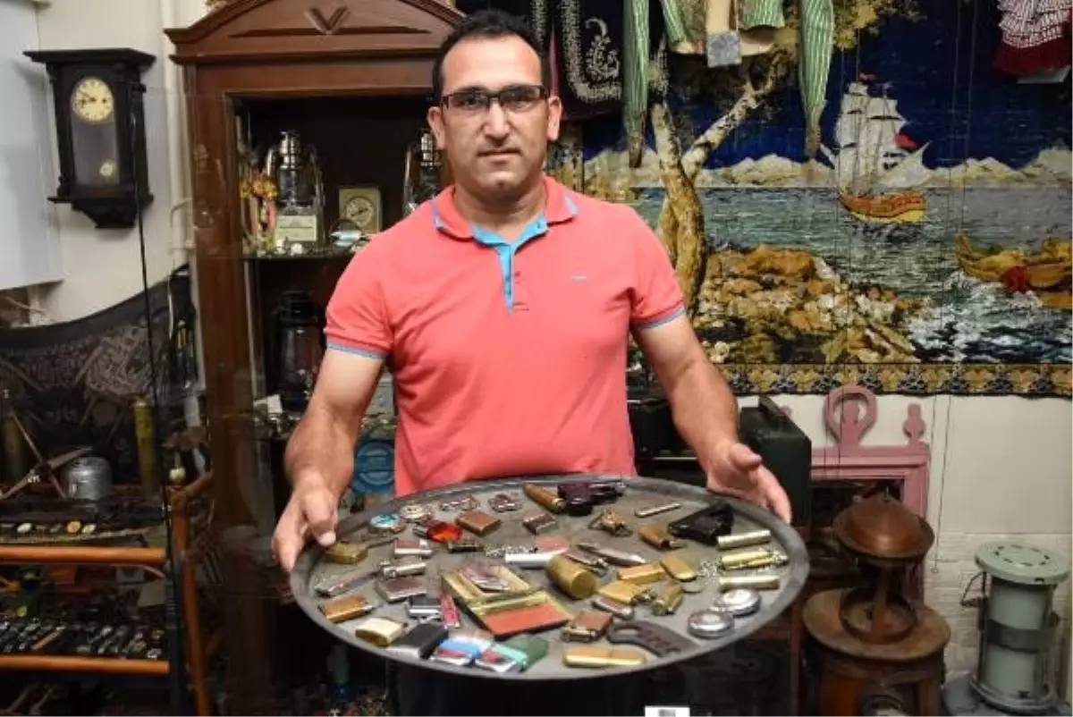 Çakmak koleksiyonunu satışa çıkardı