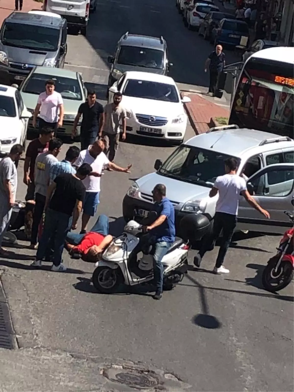 Kdz. Ereğli'de otomobil ile motosiklet çarpıştı: 1 yaralı