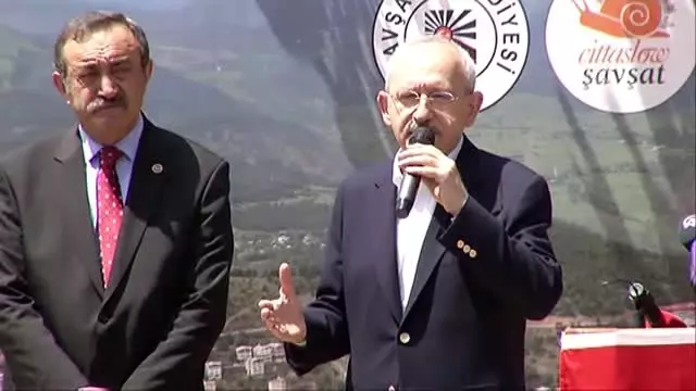 Kılıçdaroğlu: 'Devletin silah fabrikasını yabancı bir orduya satılmasına tahammül edemiyorum' Kılıçdaroğlu: 'Devletin silah fabrikasını yabancı bir orduya satılmasına tahammül edemiyorum'