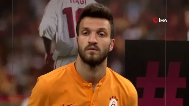 Okan Kocuk: 'İnşallah uzun yıllar bu statta bu taraftarın önünde kaleyi korurum' Okan Kocuk: 'İnşallah uzun yıllar bu statta bu taraftarın önünde kaleyi korurum'