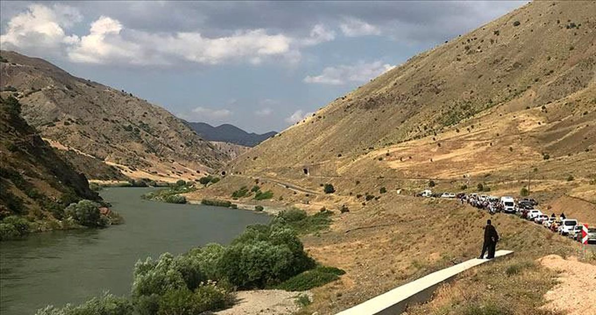 Serinlemek için girdikleri nehir 3 çocuğun sonu oldu, 1 çocuk ise aranıyor