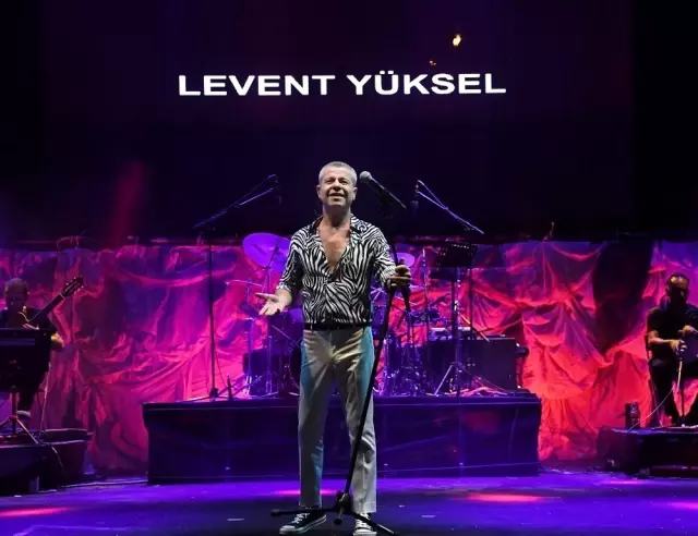 Tatilciler, Levent Yüksel'le doyasıya eğlendi