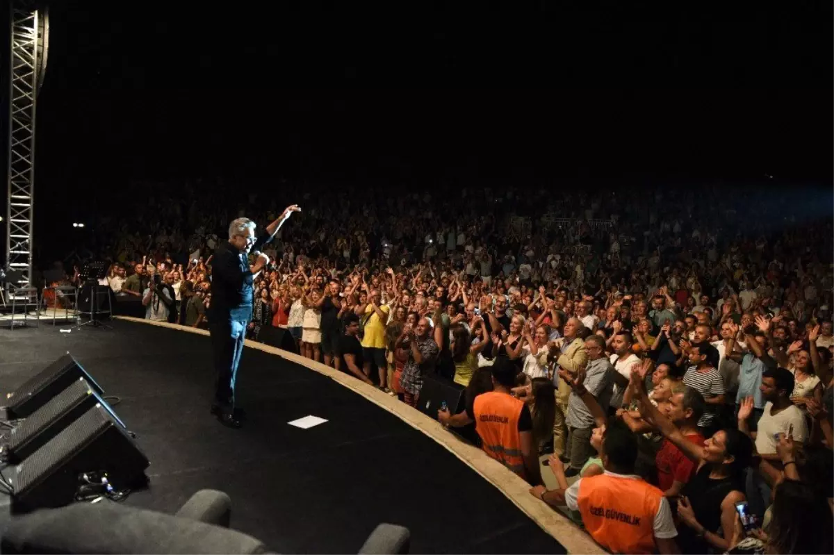 Ayvalık'ta 'Livaneli' sevgisi