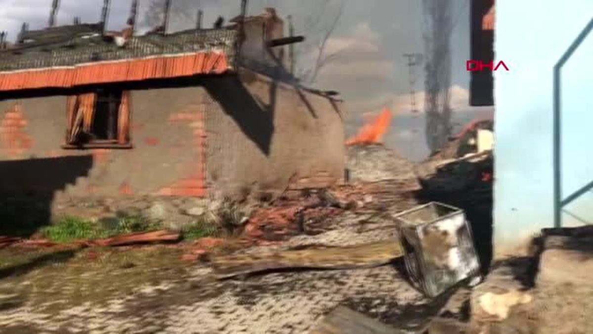 Çorum�da yangın 7 ev yandı Haberler