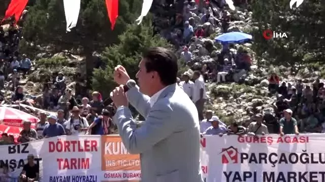 Kumluca'daki boğa güreşleri nefes kesti Kumluca'daki boğa güreşleri nefes kesti