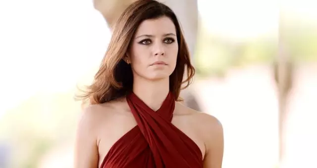 'Kurban' paylaşımı yapan Beren Saat, takipçisinin yorumuna sinirlendi