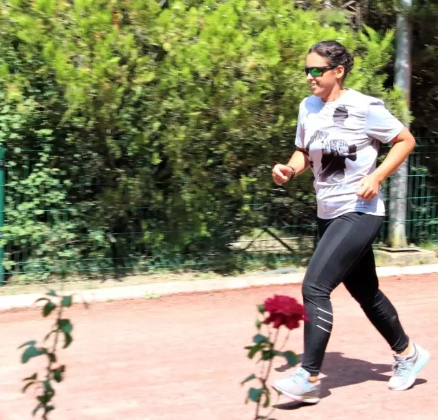 (Özel Haber) Türk kadın maratoncunun hedefi Kalahari Çölü'nde koşmak (Özel Haber) Türk kadın maratoncunun hedefi Kalahari Çölü'nde koşmak