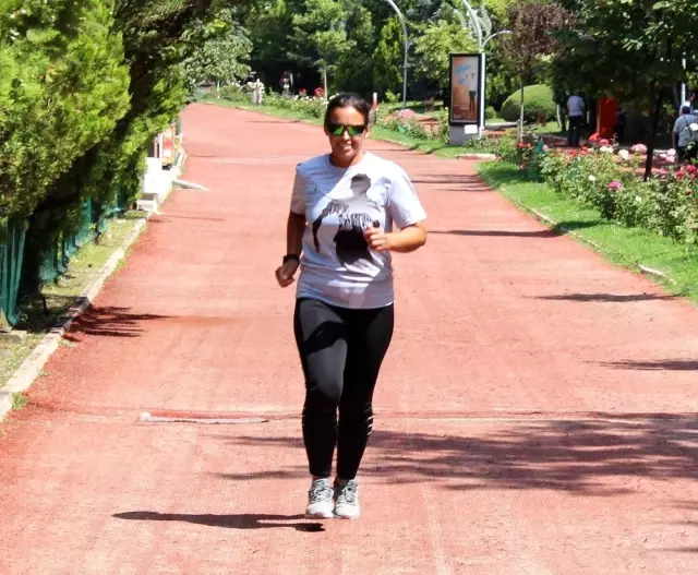 (Özel Haber) Türk kadın maratoncunun hedefi Kalahari Çölü'nde koşmak (Özel Haber) Türk kadın maratoncunun hedefi Kalahari Çölü'nde koşmak