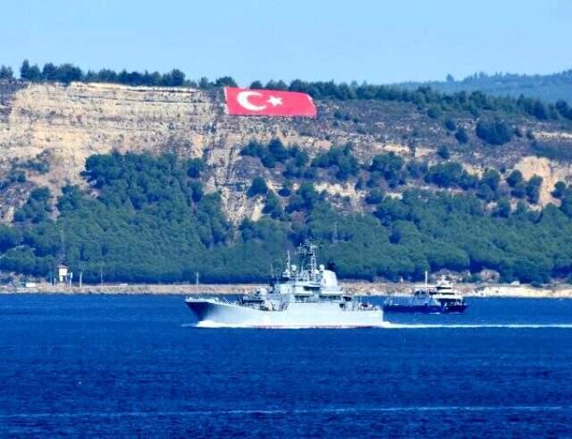 Rus harp gemisi Çanakkale Boğazı'ndan geçti! Akdeniz'e iniyor