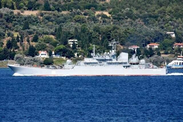 Rus harp gemisi Çanakkale Boğazı'ndan geçti! Akdeniz'e iniyor